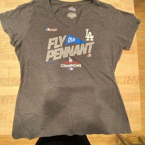Women Dodger T-Shirt Fly the Pennant 2017